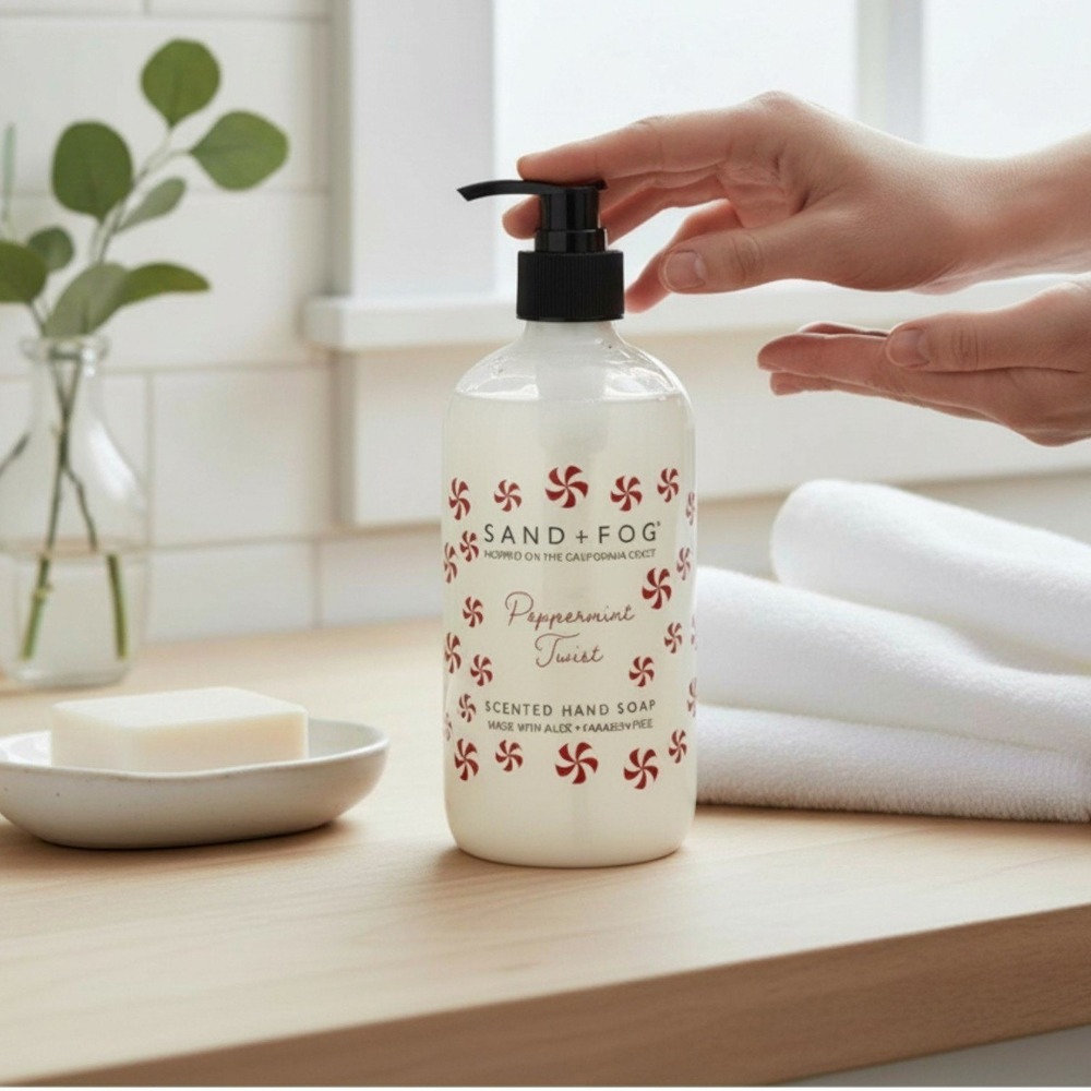 SAND + FOG Peppermint Twist Scented HAND SOAP 15.7 fl‎ oz New